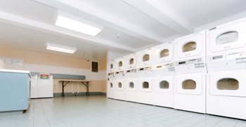 Paradise Gardens Apartments in Long Beach California